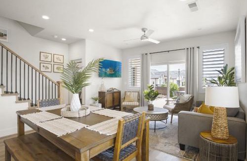 Washington Fields House | Happy Hawaiian Themed Condo