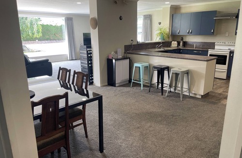 Oamaru House | Happy hideaway