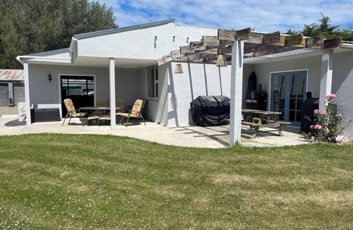 Oamaru House | Happy hideaway