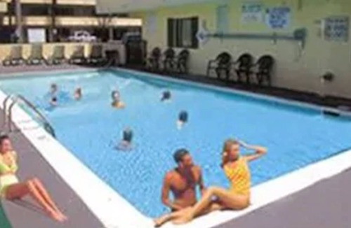 Downtown Myrtle Beach Hotel | Happy Holiday Motel