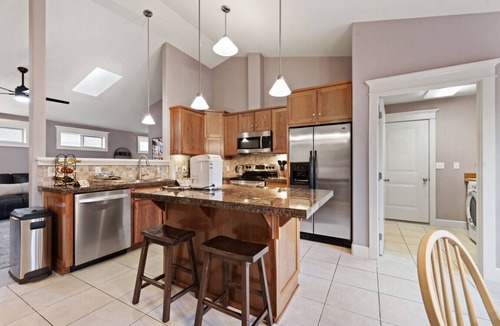 Baker City Apartment | Happy House - Cozy Family Home