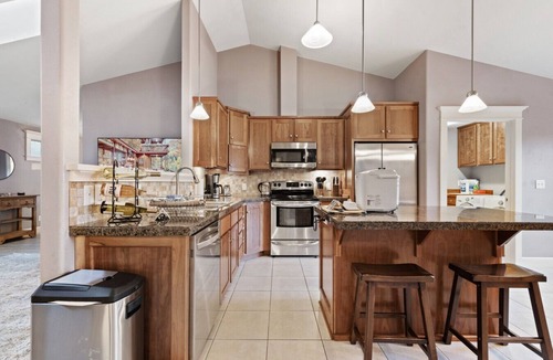 Baker City Apartment | Happy House - Cozy Family Home