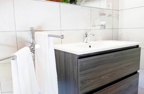 Belpasso House | Happy House - Independent smile attic, comfort and private parking.
