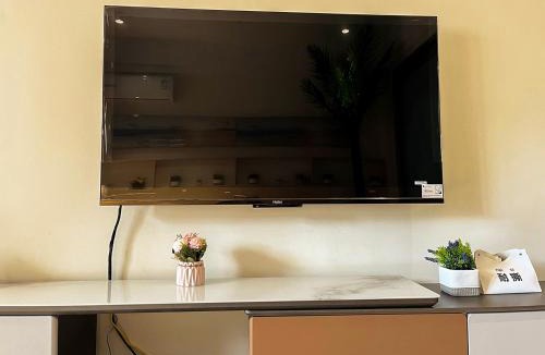 Gangkou District Apartment | Happy little house - Smart and cozy big bed room - Observation bar - Exquisite lifestyle preferred - Fully equipped with home appliances - Capable of cooking