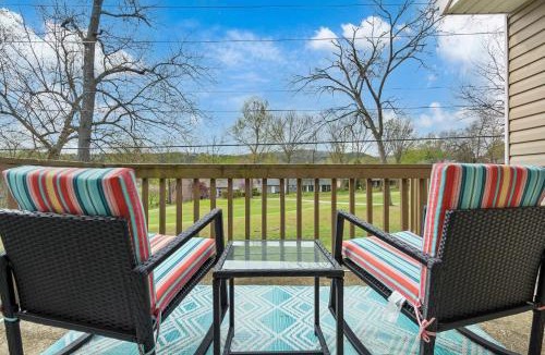 Table Rock House | Happy Place Hideaway - Walk to Taneycomo