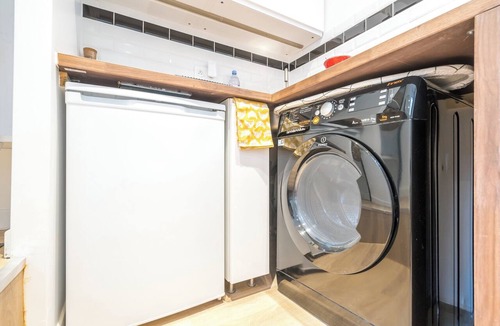 7th Arrondissement Apartment | Happy Stay Paris - Eiffel Studio with terrasse