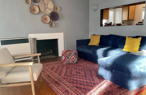 Alamitos Beach House | Happynest! Cozy beach bungalow walking distance to restaurants and the beach