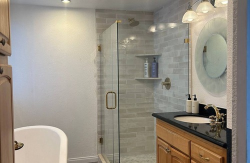 Alamitos Beach House | Happynest! Cozy beach bungalow walking distance to restaurants and the beach