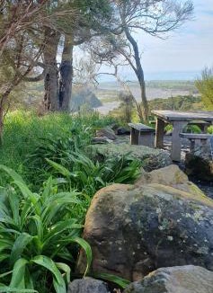 Hapuku House | Hapuku River Terrace a Eco Tiny House escape