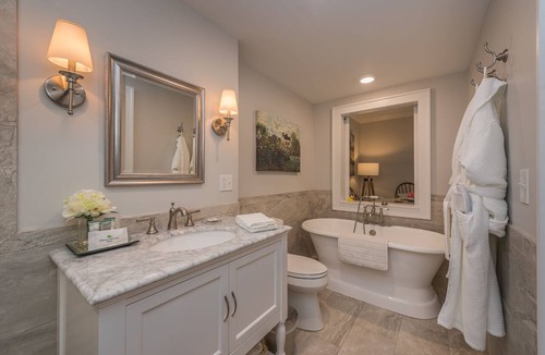Sackets Harbor Hotel | Harbor House Inn
