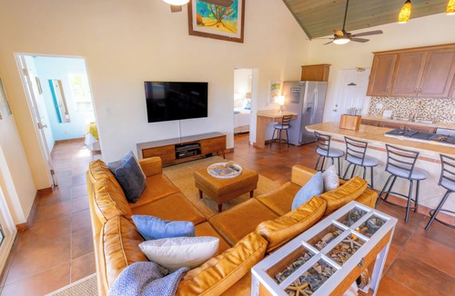 Estate Carolina House | ★ Harbor Master ★ Solar/Battery, Family Friendly, Private Salt Pool & Sunrises