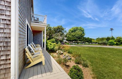 Bourne House | Harbor Point Cottage