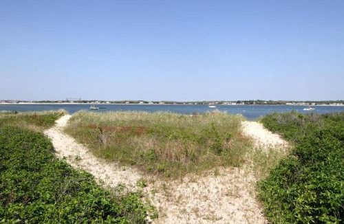 Bourne House | Harbor Point Cottage