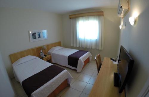 Quatro Barras Hotel | Harbor Self Graciosa Hotel