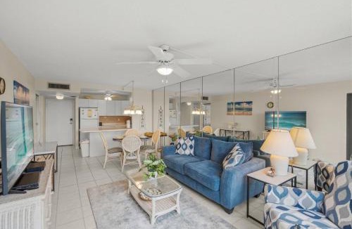 Siesta Key House | Harbor Towers 3rd Fl 1 Bedroom Pool View