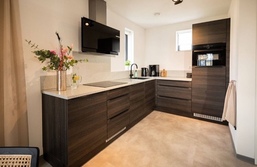 Thorn Villa | Harbor View 6p - Three Bedroom Villa, Sleeps 6