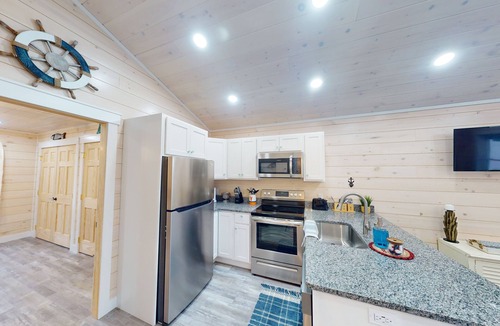 Belfast Apartment | Harbor View Cottage - Unit B