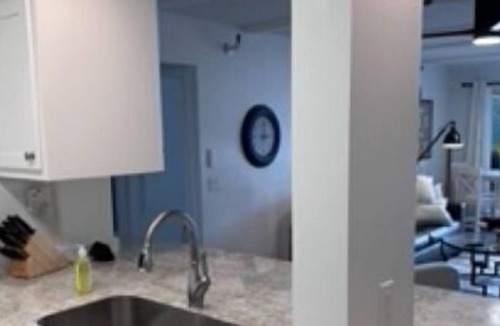 Clear Lake Condo | Harborage condo. It sleeps 6 comfortably . Harbor / Lake view. Newly renovated