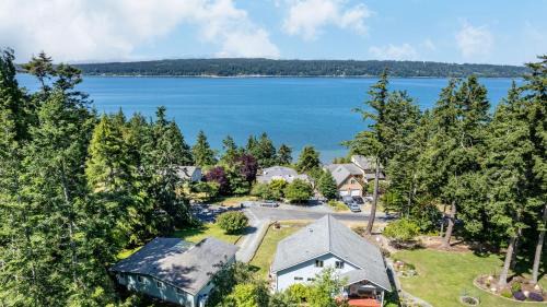 Langley House | Harborview Getaway by AvantStay