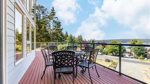 Langley House | Harborview Getaway by AvantStay