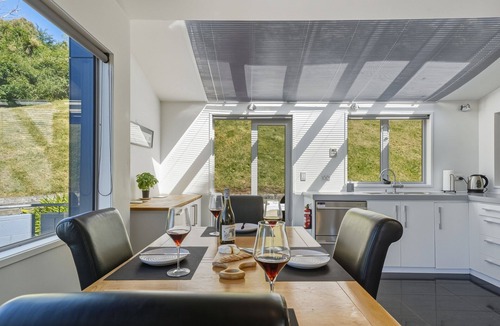 Lyttelton House | Harbour Crest Retreat - Lyttelton Holiday Home