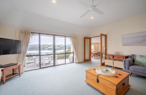 Akaroa House | Harbour Haven - Akaroa Holiday Home