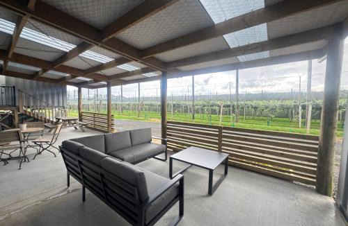Athenree Hotel | Harbour Heights Cabins