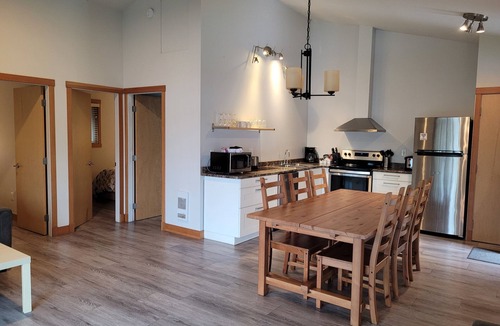 Irvines Landing Cabin | Harbour Hideaway - Steps from the Ocean with a Private Hot Tub