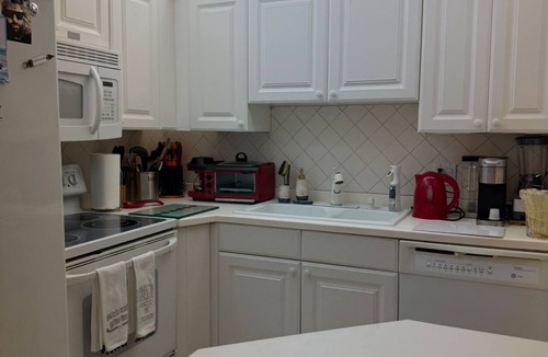 Moorings Condo | Harbour Lights Bayfront Condo. 5 minute walk to the Moorings beaches and shops.