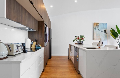 Auckland Central Business District Apartment | Harbour View 3-Bedroom on Iconic Princes Wharf