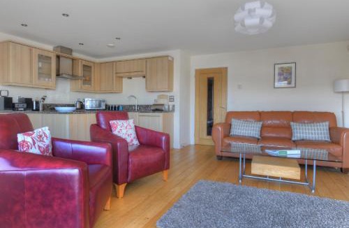 West Bay Apartment | Harbour View