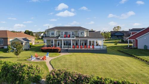 Stratford Villa | Harbour View Haven