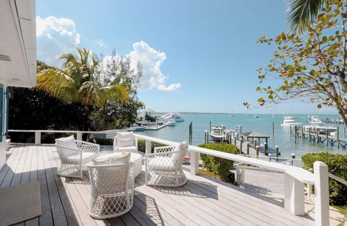 Dunmore Town Cottage | Harbour View 'LOW TIDE' Cottage – Bayside Charm with Spectacular Sunsets