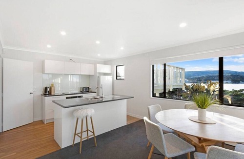 Dunedin House | Harbour Views- Gateway to the peninsula