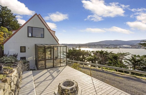 Dunedin House | Harbour Views