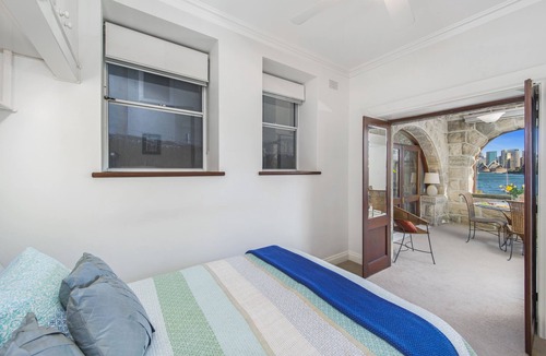 Cremorne Point Apartment | Harbourfront/Opera House and Harbour Views/Cremorne Point/Ferry