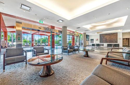Darwin City Centre Apartment | Harbourfront Resort - King Studio with Balcony & Pool
