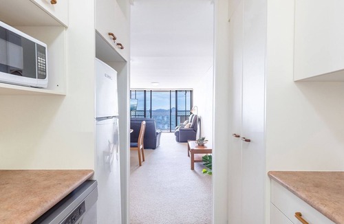 Soldiers Point Apartment | Harbourside, 15/3-7 Soldiers Point Road - right on the waterfront