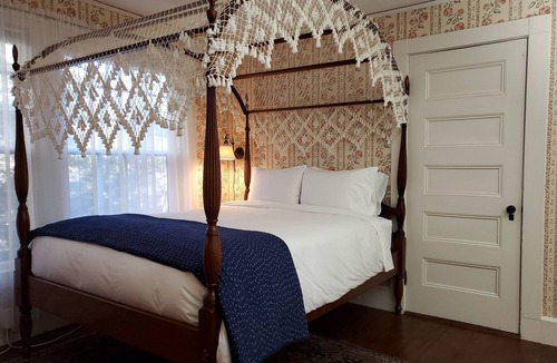Northeast Harbor Bed & Breakfast | Harbourside Inn