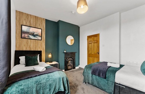 Bristol Floating Harbour Apartment | Harbourside Penthouse Apartments Sleep 16