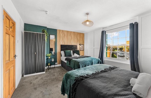 Bristol Floating Harbour Apartment | Harbourside Penthouse Apartments Sleep 16