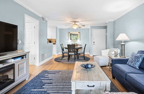 Harbour Town Condo | Harbourtown Gem