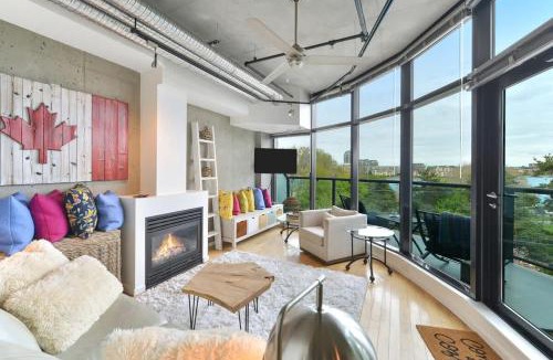 James Bay House | Harbourview Executive Condo by EMR Vacation Rentals