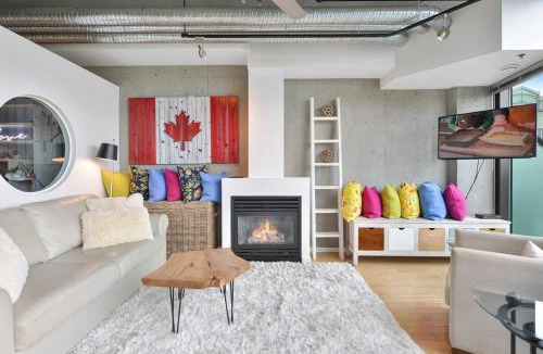 James Bay House | Harbourview Executive Condo by EMR Vacation Rentals