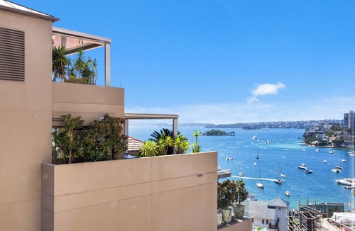 Elizabeth Bay Apartment | Harbourview Studio – Iconic Sydney Views from Potts Point