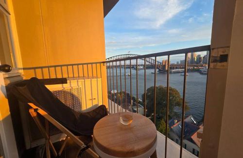 McMahons Point Apartment | Harbourview Studio with Iconic Fireworks Views