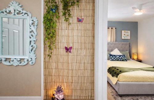 Opa-Locka House | Hard Rock Home Jacuzzi & BBQ Game room