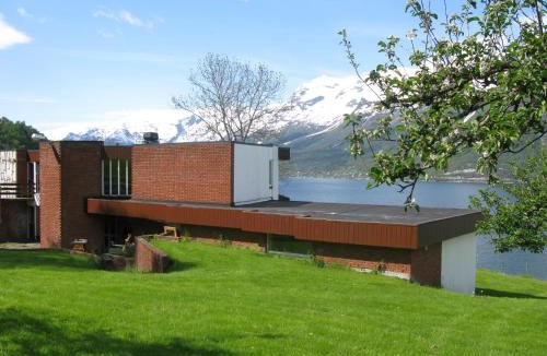 Lofthus Hostel | Hardanger Hostel B&B