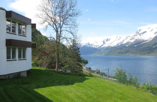 Lofthus Hostel | Hardanger Hostel B&B