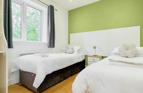 Huntingdon House | Hare Lodge - Uk30604
